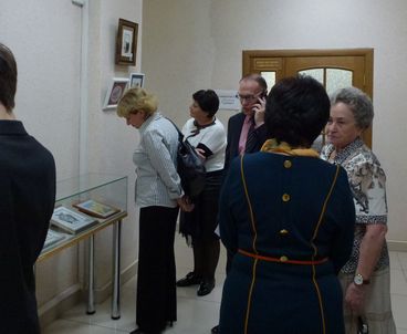 На выставке экслибрисов присутствуют несколько работ владимирской вышивальщицы Клары Сухаревой.