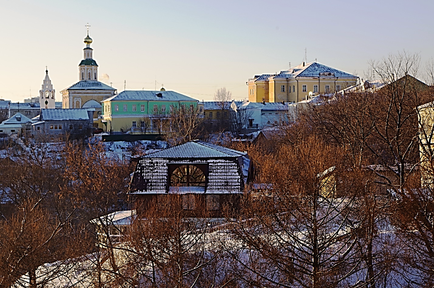 Рождественский календарь 20171213. фото вид Владимира с Георгиевской церковью вдали