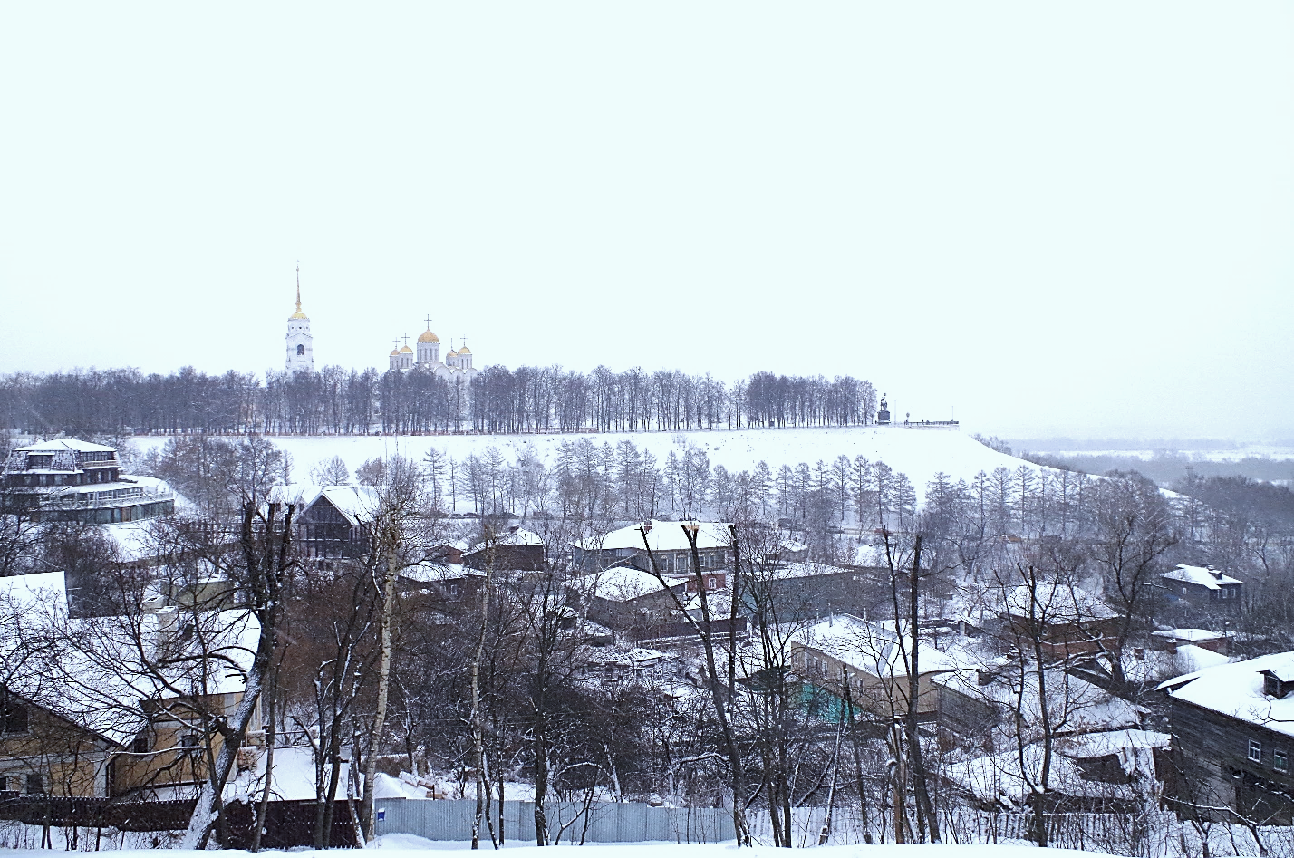 Рождественский календарь 20171218. фото вид зимнего Владимира со Спасского холма