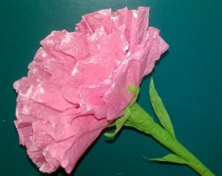 Цветок из бумажных салфеток