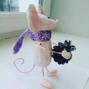 Декоративная мышка с шарфиком