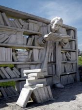 Всемирный день книги. Памятник книге в Нэшвилле