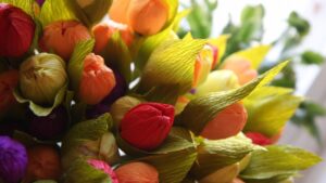 Тюльпаны из гофрированной бумаги