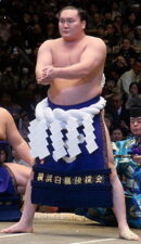 Великий чемпион сумо Хакухо