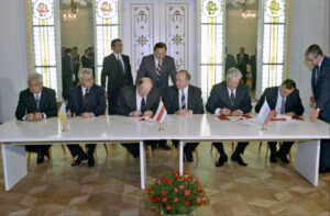 . Подпсание Беловешских соглашений