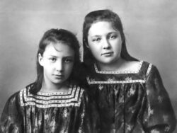 Сёстры Цветаевы (Анастасия, Марина)