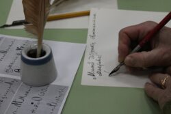 Урок написания пером. Занятие в рамках новогоднего бала "Петровские ассамблеи"