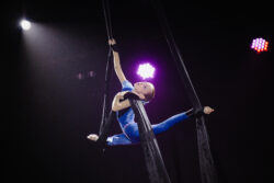 Перфоманс «Путь» от школы воздушной гимнастики Aerial ballerinas
