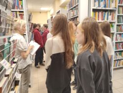 Школьники посетили библиотеку