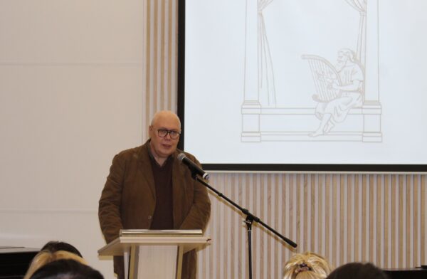 Творческий вечер Дмитрия Кантова «ВДРУГ ДА СЛУЧИТСЯ ЧУДЕСНОЕ ЧТО-ТО...»