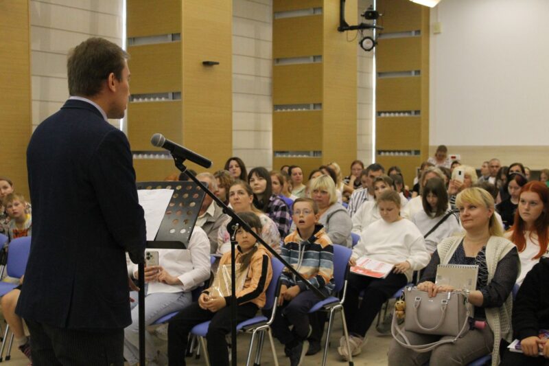 преподаватель кафедры Истории России и краеведения Гуманитарного института ВлГУ Владимир Котлецов