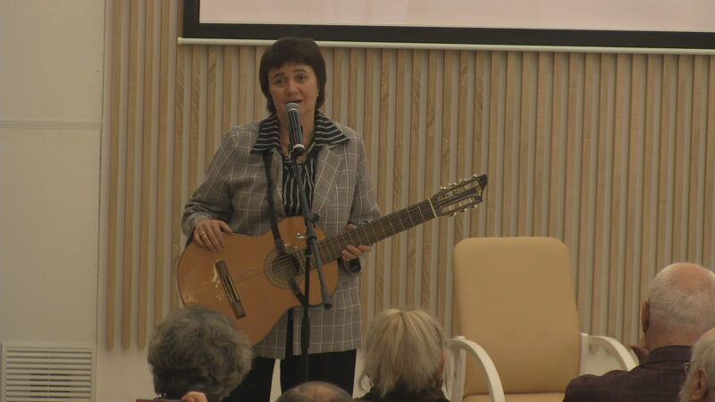 Выступает Наталья Сенькова