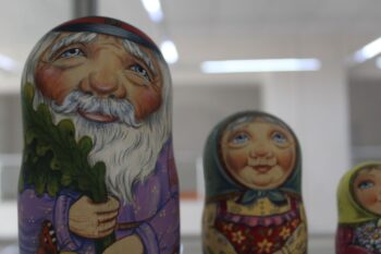 Выставка авторских матрёшек Виктории Цагареишвили