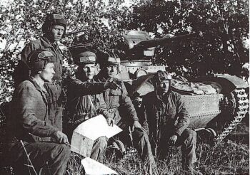 танкисты перед боями под Смоленском