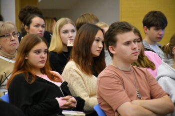 Слушатели на виртуальной экскурсии «Дворцы Русского музея»