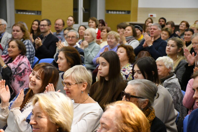 Зрительские аплодисменты артистам