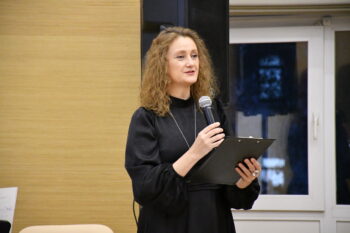 Ведущая концерта Жанна Данилко