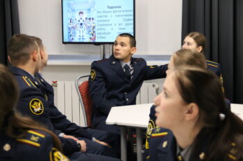 Команды отвечают на вопросы литературной игры