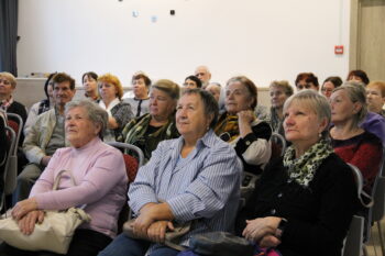 Слушатели на мероприятии «Советская эстрада. Майя Кристалинская»