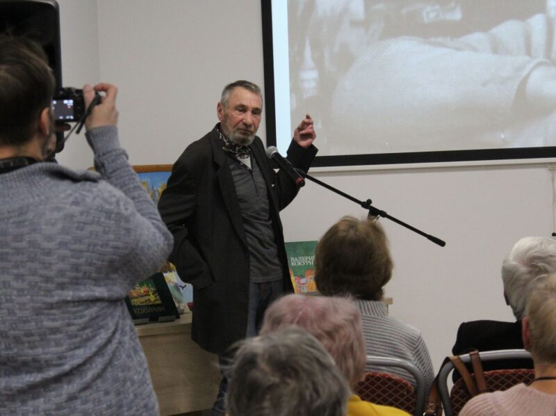 Выступает Заслуженный художник России, Владимир Петрович Севастьянов