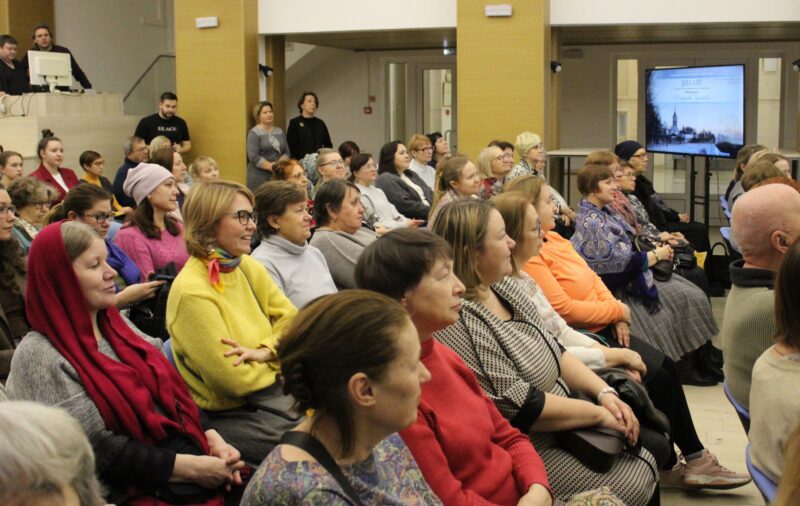 Зрители на встрече с митрополитом