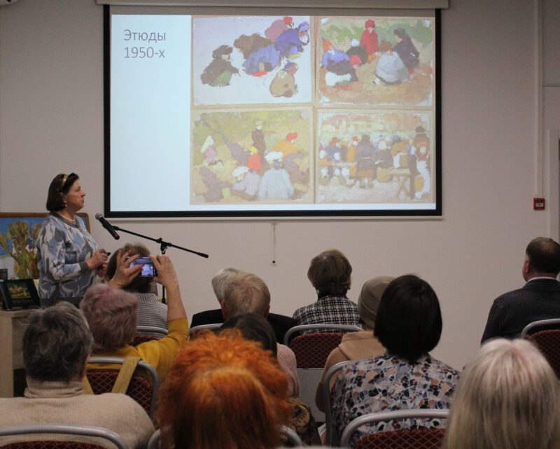 У микрофона Надежда Севастьянова 