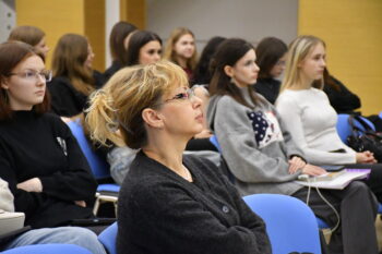 Беседа «В блеске елочных огней: елочные игрушки»