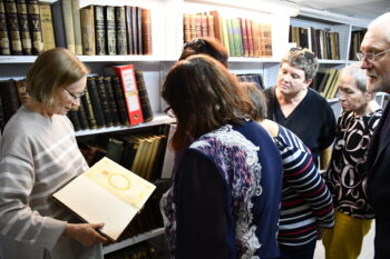 Экскурсия по книгохранищу