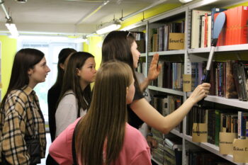 Экскурсия в книжное хранилище библиотеки