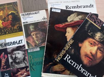 обложки книг с портретами мужчин и женщин